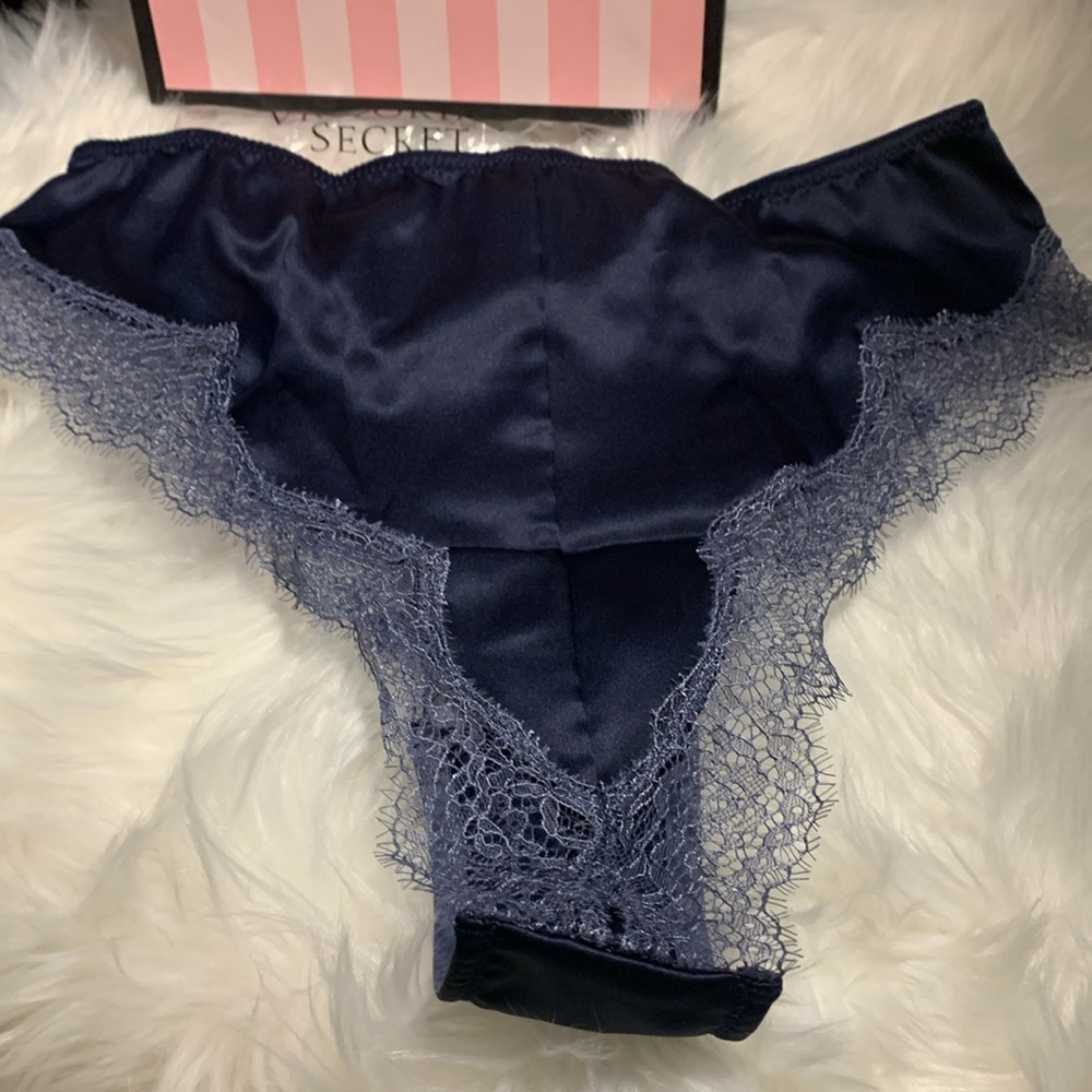 VICTORIA SECRETS LACE AND SATIN SIZE SMALL PANTY - Picture 2 of 2